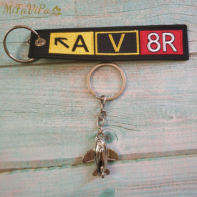 1 SET CHRISTMAS GIFT AVIATOR KEYCHAIN AIRCRAFT KEY CHAIN - PILOTSX