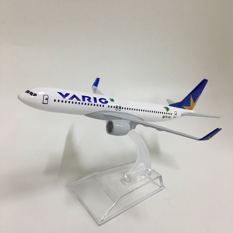 16CM PLANE MODEL AIRPLANE MODEL BRAZIL VARIG AIRLINES BOEING 737 AIRCRAFT MODEL DIECAST METAL 1:400 AIRPLANES MODEL - PILOTSX