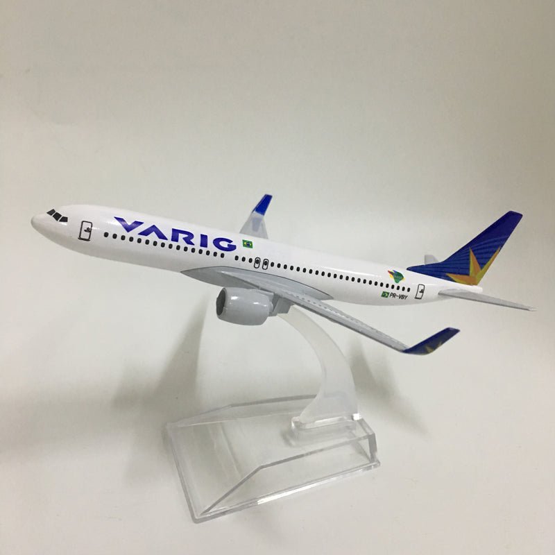 16CM PLANE MODEL AIRPLANE MODEL BRAZIL VARIG AIRLINES BOEING 737 AIRCRAFT MODEL DIECAST METAL 1:400 AIRPLANES MODEL - PILOTSX